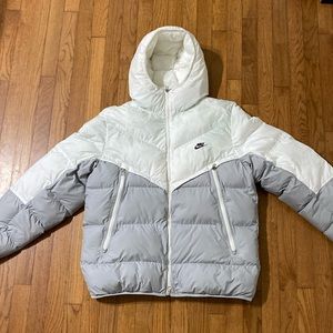 White Stromfit nike puffer size L